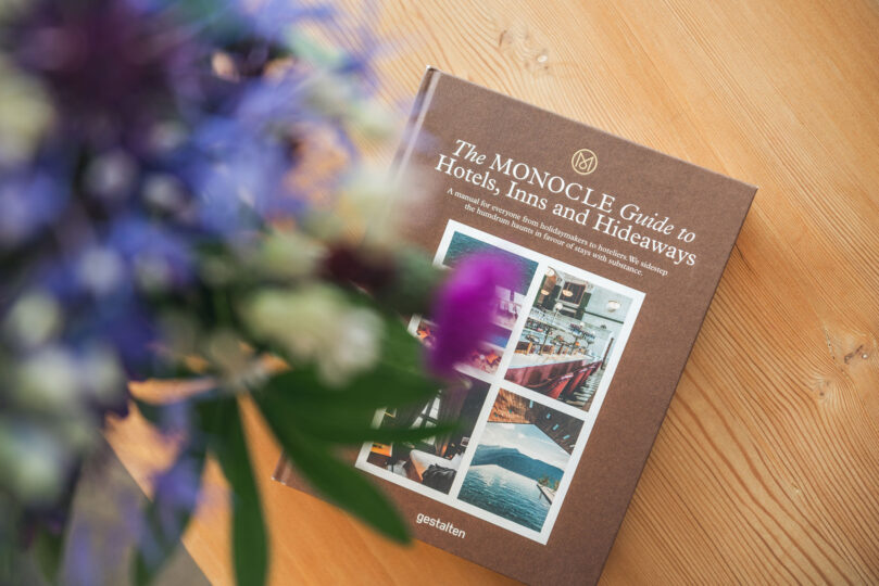 Hotel Hauser St. Moritz - Blumen und Monocle Guide
